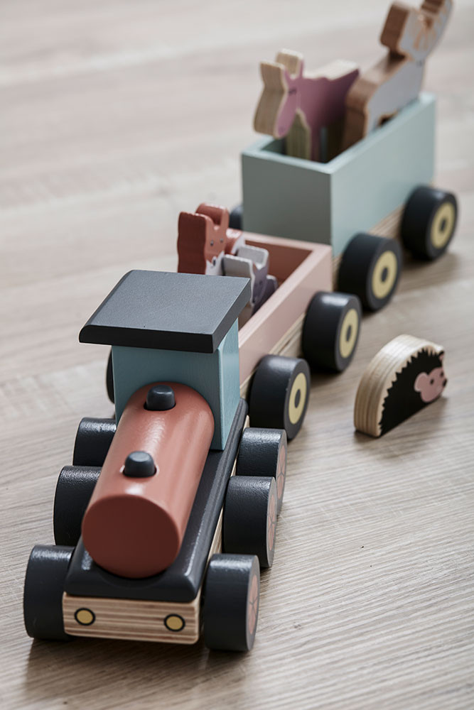 KIDS CONCEPT Edvin wooden train with animals / Edvin houten trein met dieren