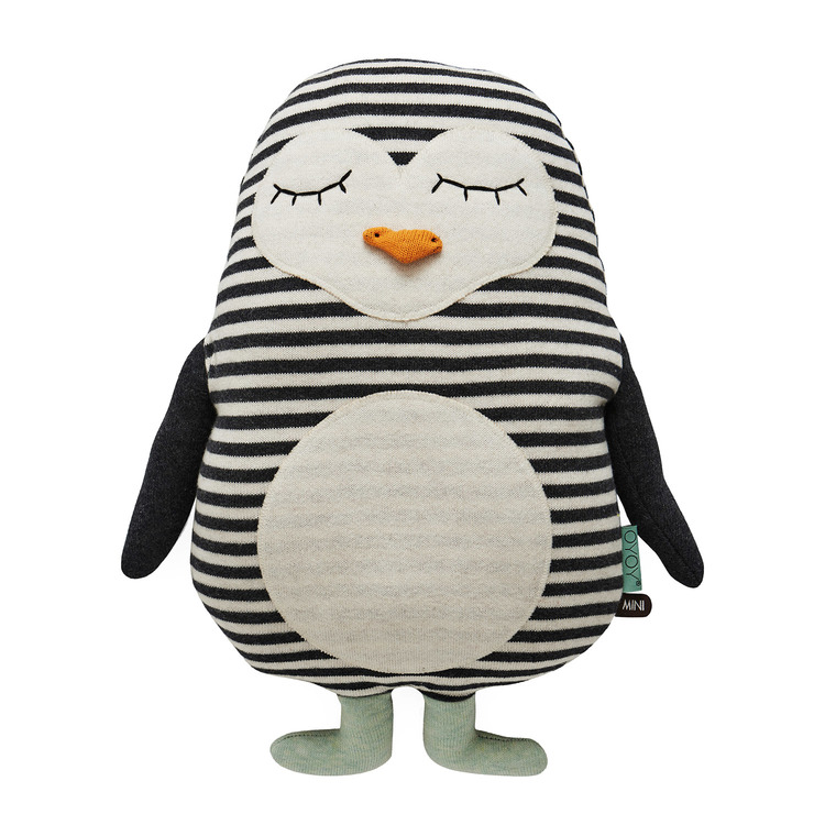 OYOY penguin pingo cushion